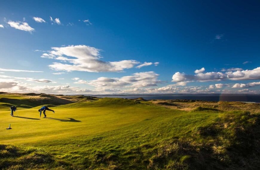 Exploring Saint Andrews: Scotland's Golfing Paradise and Beyond